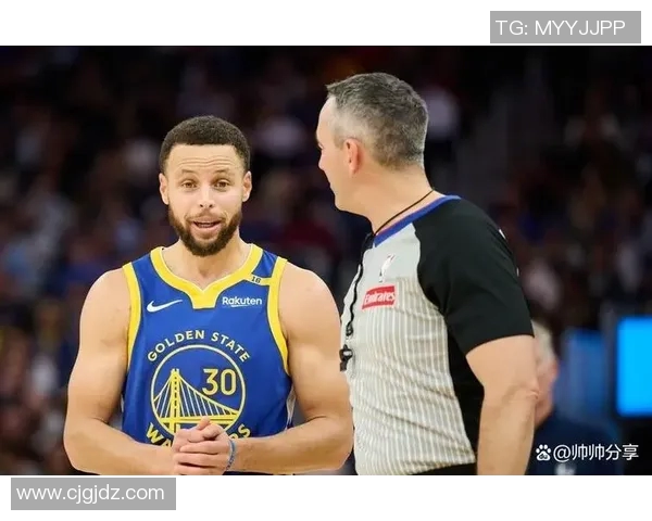 球迷炸锅：库里这一行为引热议！